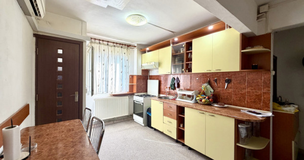 Apartament spatios, 3 camere, 65 mp utili, etaj 4- zona Cir