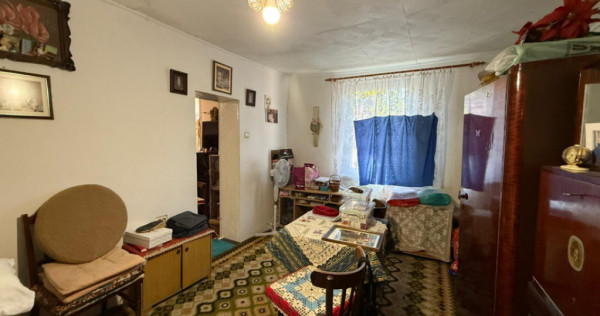 Casa cu 2 camere, curte comuna, 52mp utili - Zona Iosefin