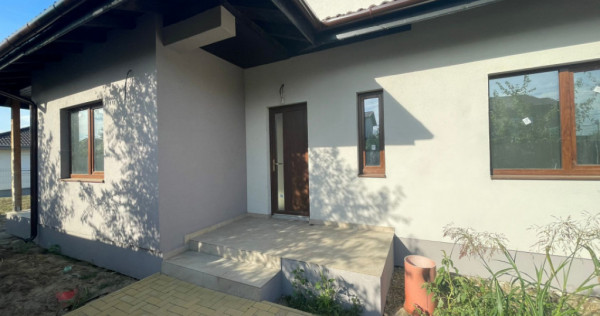 Duplex pe parter 4 camere - Mosnita Noua