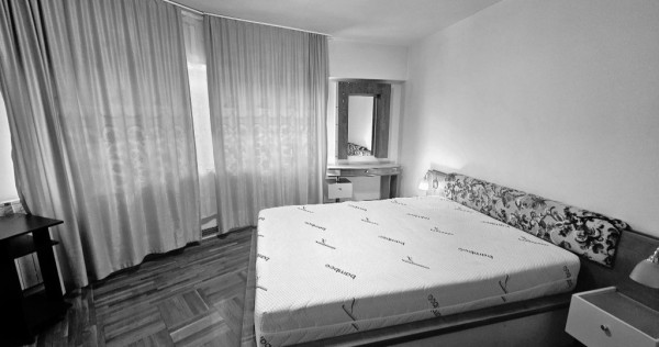 Apartament 3 camere , CENTRAL - ,INDEPENDENTEI - UMF