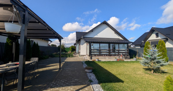 Casa Lilieci amenajata modern, mobilată - utilata
