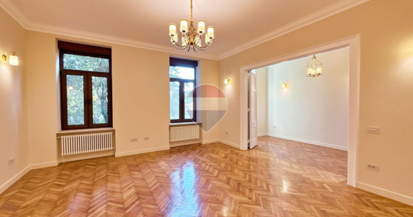 De v&acirc;nzare apartament cu 3 camere, &icirc;n centrul Aradului
