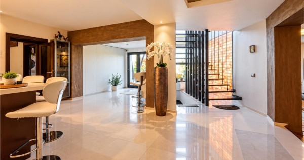 Vila exclusivista, terase panoramice, piscina, sauna, Centra