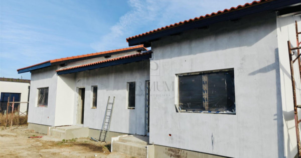 Duplex pe plan - canalizare - bucatarie inchisa - 3 bai
