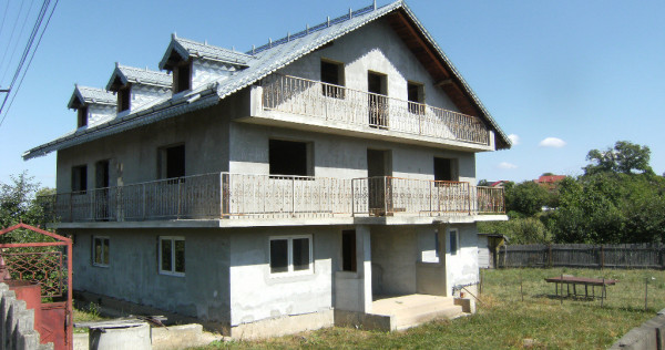 Vila 12 camere in Poduri(Moinesti)
