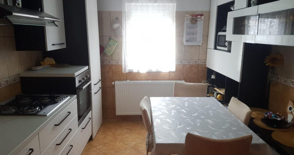 Apartament doua camere, etaj 3, mobilat renovat Bistrita Lac