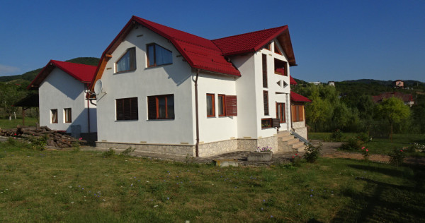 Vand casa în sistem P+M, are suprafața utilă 160 mp,finisată integral