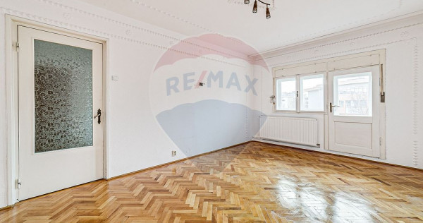 Apartament cu 3 camere, în zona Micălaca, de vânzare.