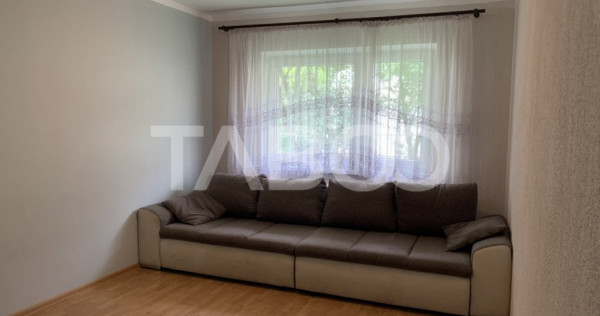 Apartament decomandat 3 camere parter pivnita 60 mpu in Vasi