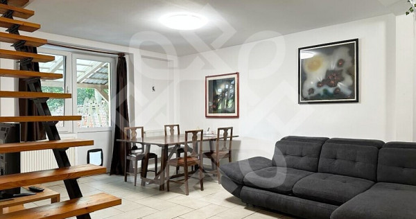 Apartament ultracentral la casa si curte proprie