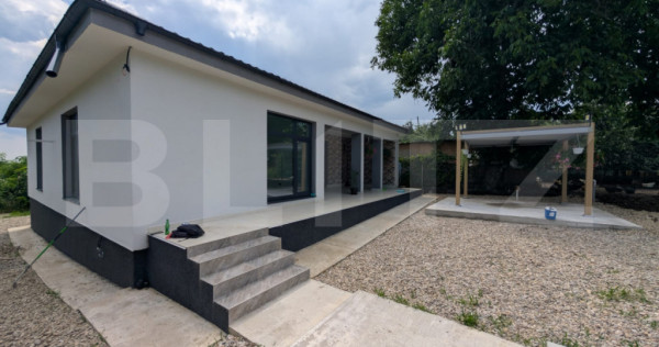 Casă pe structură metalică 3 camere 141 mp utili, teren