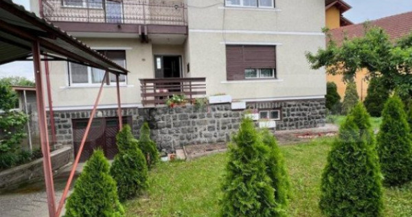 Casa 274 mp, teren 443 mp, zona centru LIVADA, pretabila si