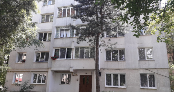 Apartament cu 3 camere decomandate Zona George Enescu - Albina