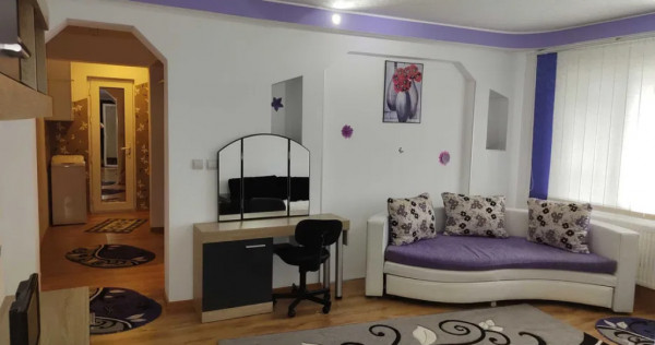 Apartament cu 3 camere decomandate Zona George Enescu