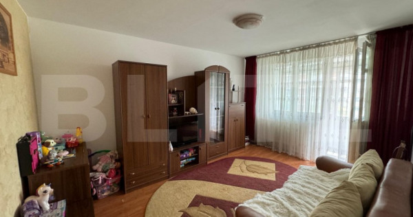 Apartament de 3 camere, decomandat, Calea Bucuresti, zona Mc