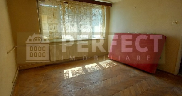 Apartament 3 camere, et 5/8 Bdul Republicii - 62990 euro