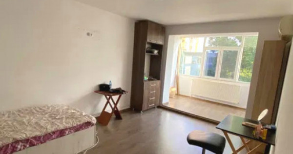 Apartament 3 camere decomandat - Podu Roș