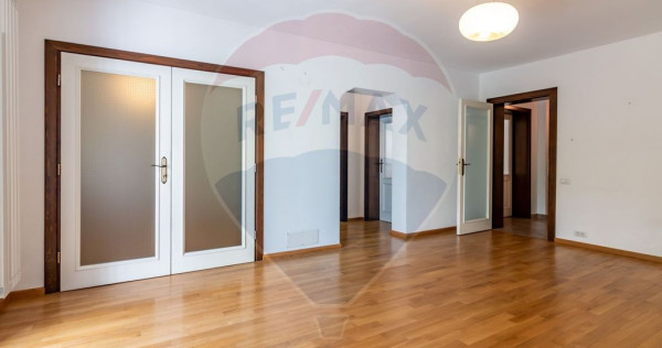 Apartament 3 camere în vilă Domenii - Cașin | curte pr...