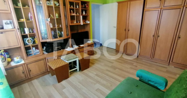 Apartament de vanzare 2 camere mobilate zona Mihai Viteazu S