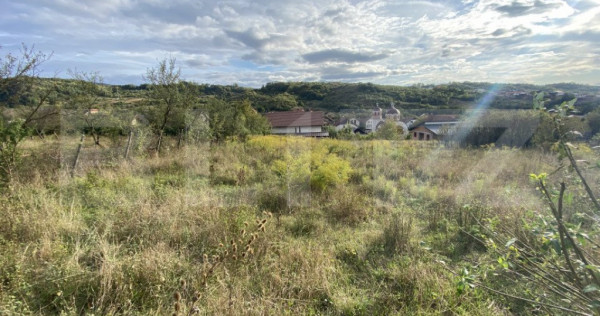 Teren intravilan in zona Sarmas in suprafata de 700 mp