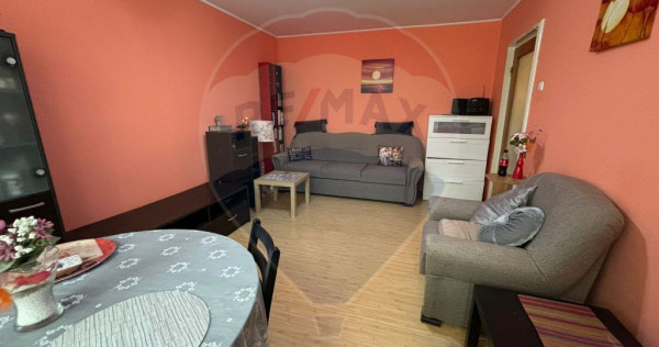 Apartament cu 3 camere de vânzare în zona 1 Decembrie 1...