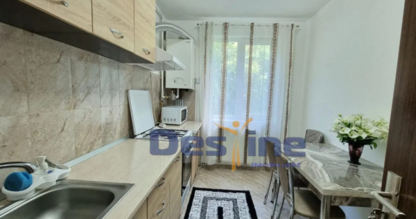 VAND APARTAMENT 2 CAMERE,MOBILAT SI UTILAT,DEJ