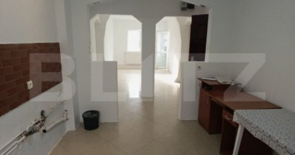 Apartament spațios - 4 camere, 2 băi, 2 balcoane, loc de