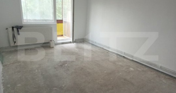 Apartament spațios - 4 camere, 2 băi, 2 balcoane, loc de