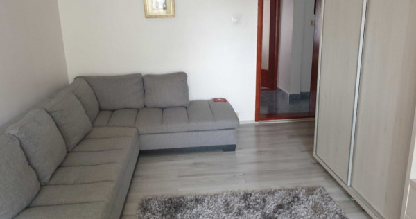 De vânzare apartament cu 2 camere decomandat, zona Bucovina