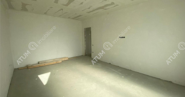 Apartament cu 3 camere si 2 bai la cheie in Selimbar zona Dn