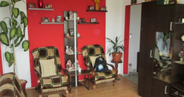 Apartament 4 camere semidecomandat, 10/10, în Drumul Tabere