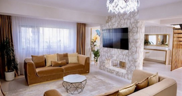 Aninoasa Casă/Vilă Modernă de Lux