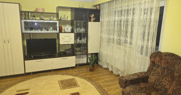 Vand apartament cu 3 camere dec, Deva, Aleea Saturn, etaj 3, mobilat