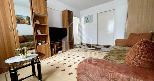 Apartament cu 2 camere, centrala proprie, etaj 2, zona Br...