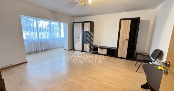 Apartament cu o camera spatios, centrala proprie, zona Sa...