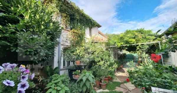 Casa stil boem, cu dependinte , 6 camere, zona-M17