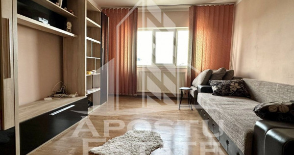 Apartament cu 3 camere, centrala proprie, zona Soarelui