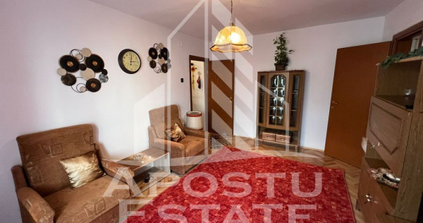 Apartament cu 3 camere, 2 balcoane, centrala proprie, zon...