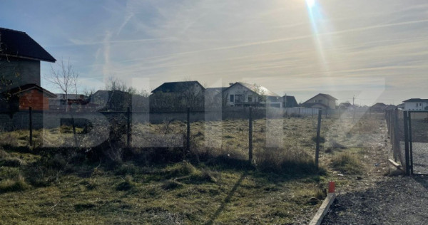 Teren intravilan imprejmuit cu o suprafata de 1212 mp, zona