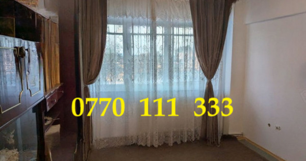 Apartament 2 camere decomandat, zona Vidin.