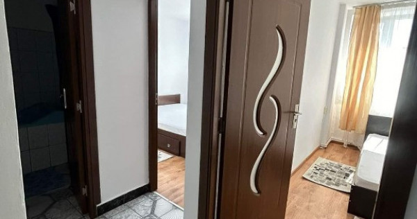 De inchiriat apartament cu 3 camere, decomandat