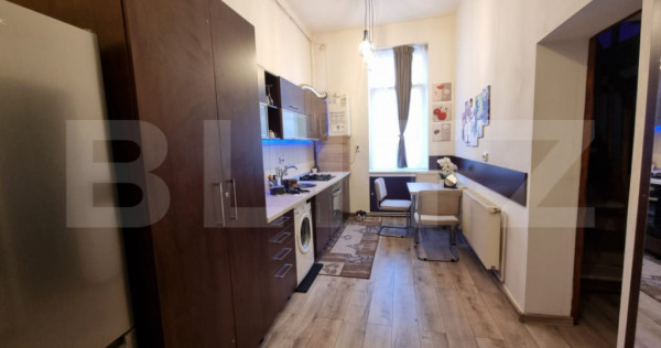 Garsonieră -cat un apartament - spațioasă de v&acirc;nzare - C