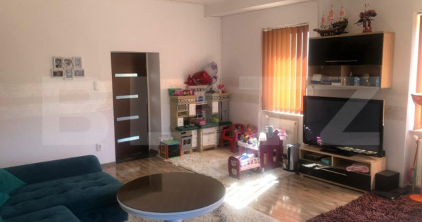 Casa de vânzare, cu 4 camere, 190 mp, zona Codrișor, Bistr