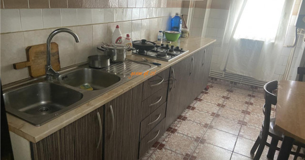 Apartament 3 camere , zona Primaria Focsani , 70 mp , decoma