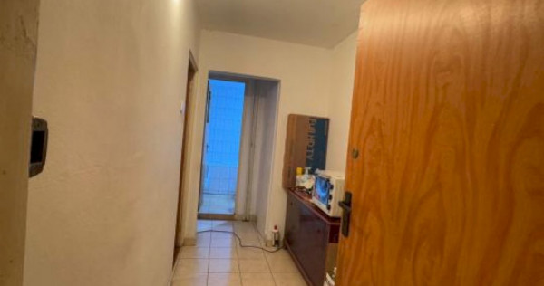 Apartament de 4 camere ( Bloc Reabilitat )-Petre Ispirescu-R