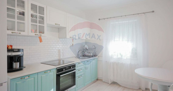 Apartament cu 3 camere + garsonieră de vânzare în zona...