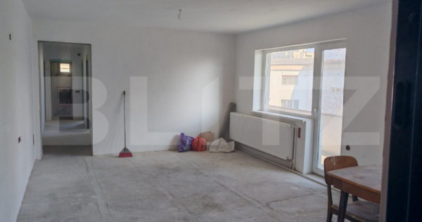 Apartament de vanzare, cu 4 camere, 85 mp, zona centrala