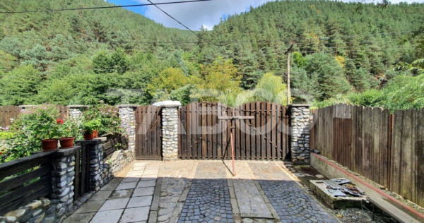 Casa de vanzare cu 6 camere in drumul spre Paltinis bonus in