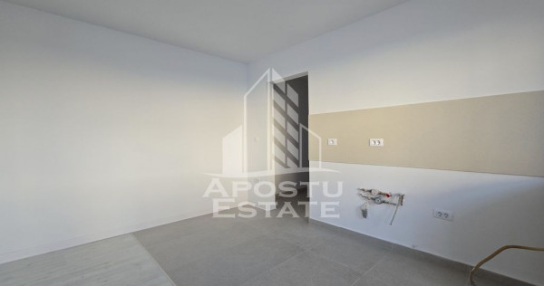 Apartament renovat cu 3 camere, open space, etaj intermed...