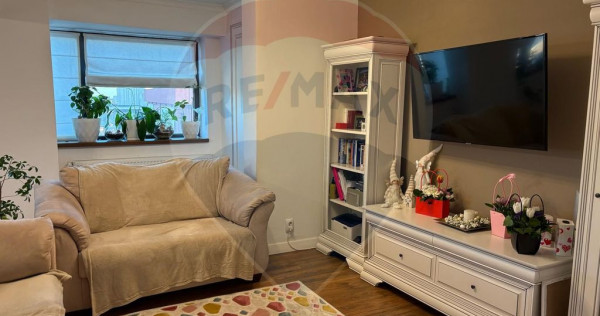 Apartament cu 4 camere de vânzare în zona Central
